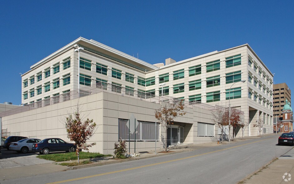 901 Locust St, Kansas City, MO à vendre - Photo de l’immeuble – Image 2 sur 23