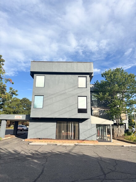 502 W Maple Ave, Vienna, VA à vendre - Photo de l’immeuble – Image 3 sur 11