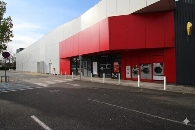 Plus de détails pour Local commercial à louer