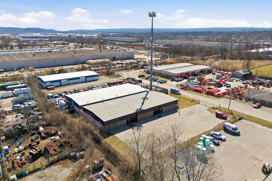 473 Roberts Ave, Louisville, KY à louer - Photo de l’immeuble – Image 3 sur 25