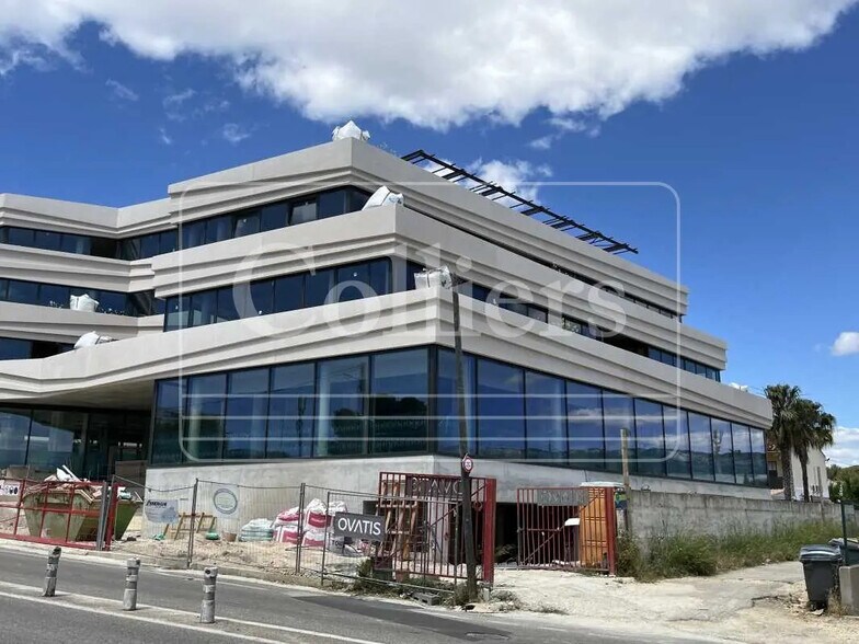 255 Avenue Marcel Paul (Rd 63), La Seyne-sur-Mer à louer - Photo de l’immeuble – Image 1 sur 10
