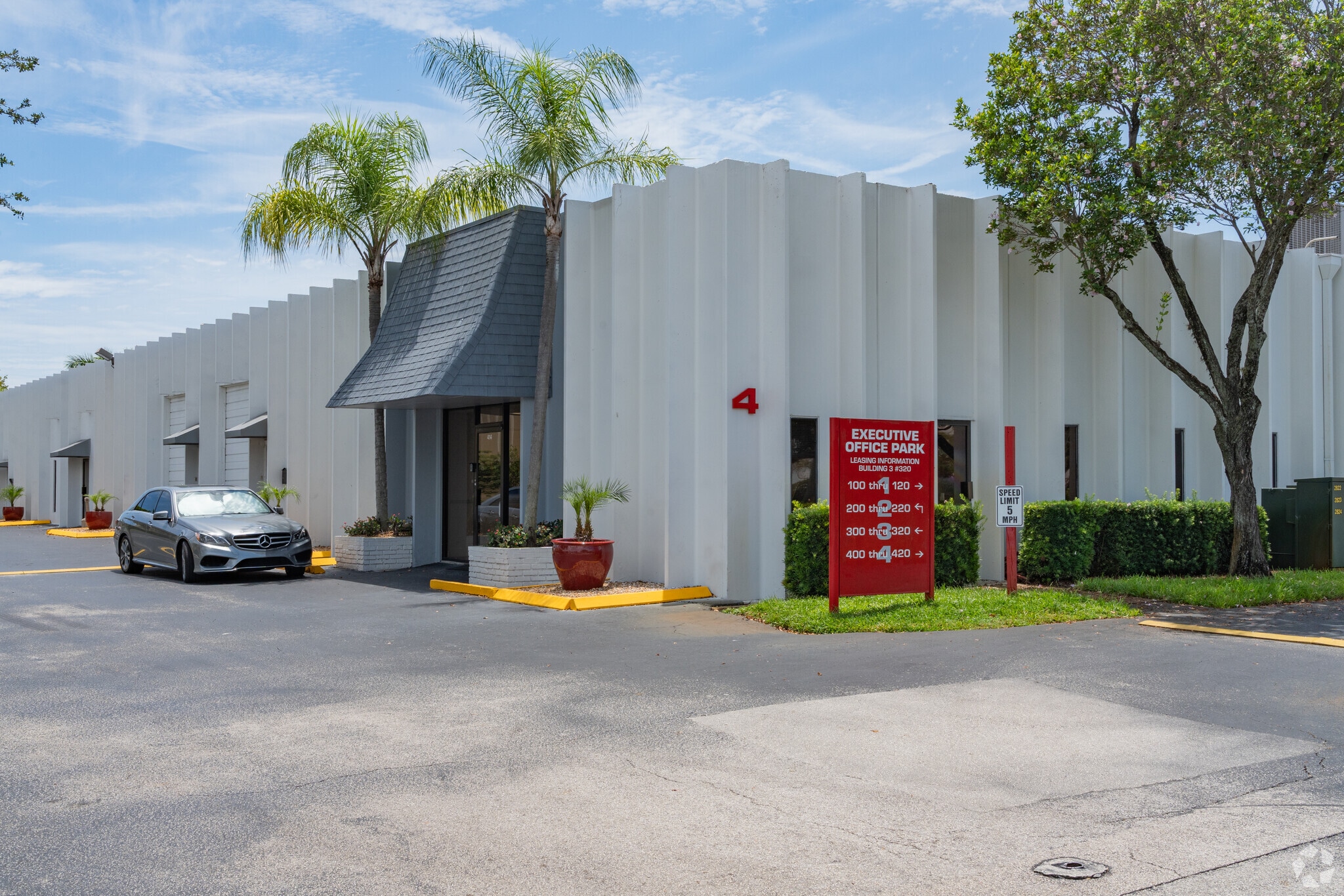 1001 W Cypress Creek Rd, Fort Lauderdale, FL à louer Photo principale– Image 1 sur 17