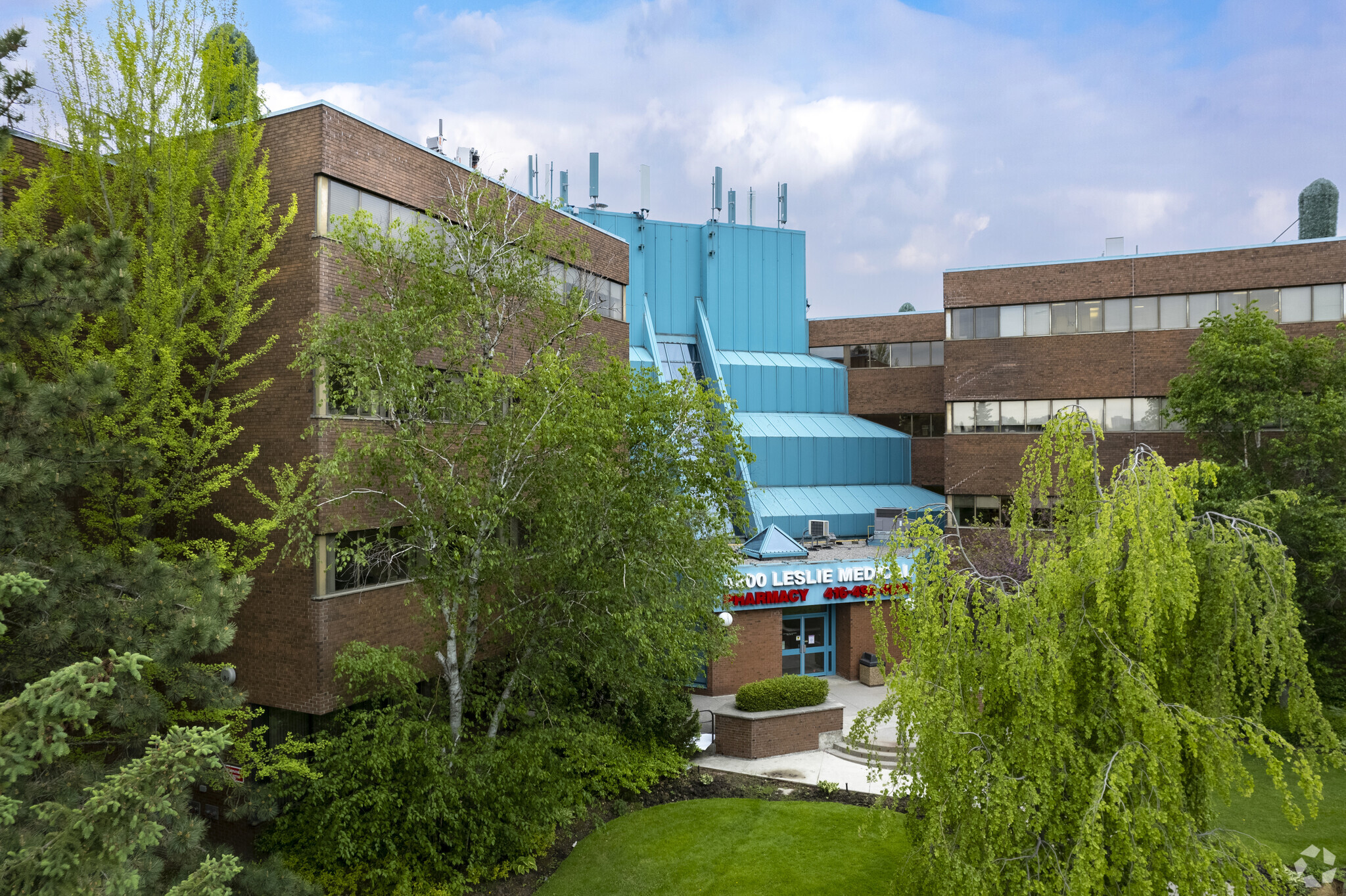 4800 Leslie St, Toronto, ON à louer Photo principale– Image 1 sur 5