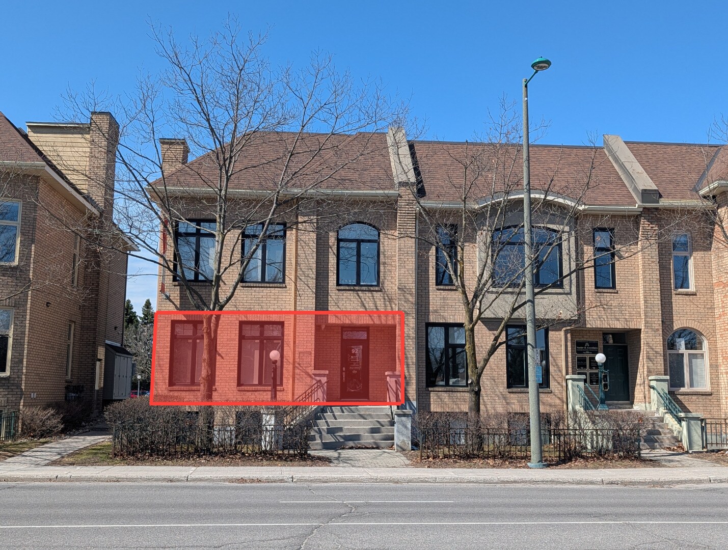 92 Centrepointe Dr, Ottawa, ON à louer Photo de l’immeuble– Image 1 sur 7