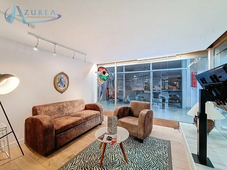 Local commercial dans Nice à vendre - Photo de l’immeuble – Image 3 sur 4