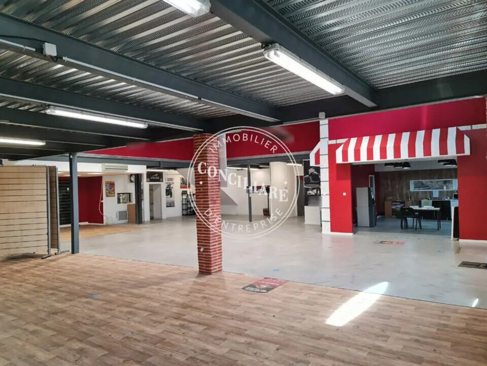 1289 Rue Des Pyrénées, Grenade à vendre Photo de l’immeuble– Image 1 sur 7