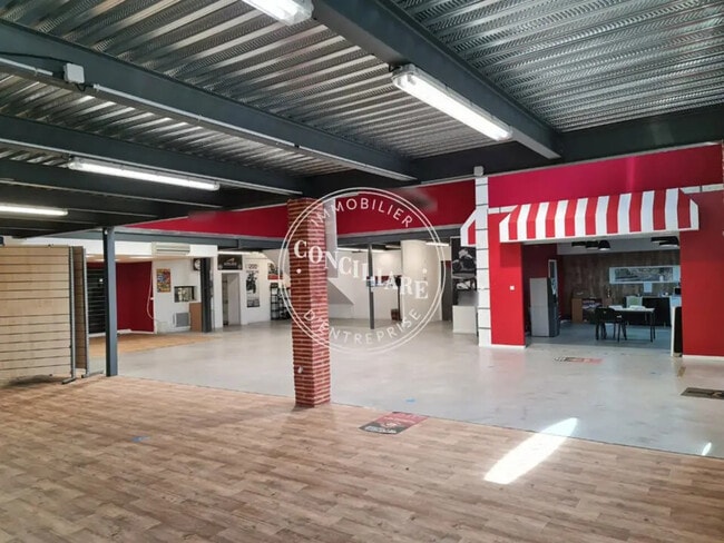 Plus de détails pour 1289 Rue Des Pyrénées, Grenade - Local commercial à vendre