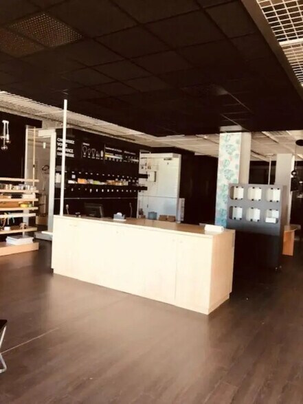 Local commercial dans Quetigny à louer - Photo intérieure – Image 2 sur 7