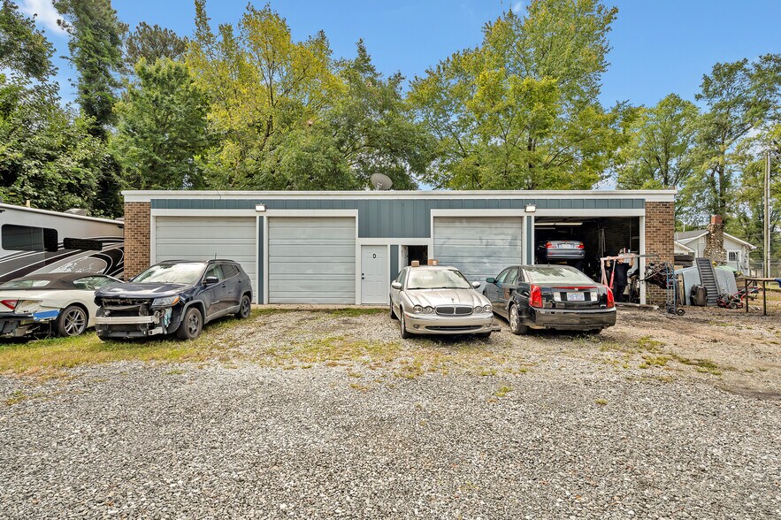 1015 Ellis Rd, Durham, NC à vendre - Photo de l’immeuble – Image 3 sur 18