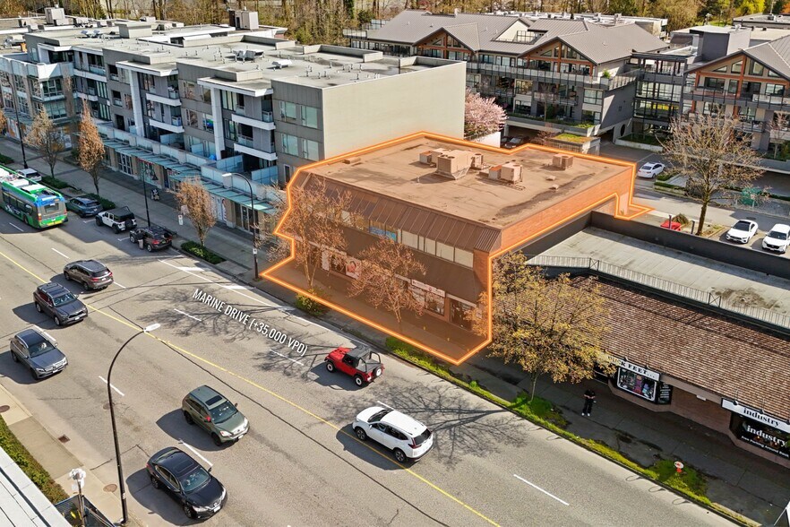 1075 Marine Dr, North Vancouver, BC à vendre - Photo de l’immeuble – Image 2 sur 11