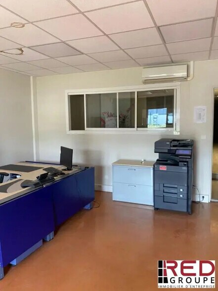 Bureau dans Gardanne à louer - Photo de l’immeuble – Image 3 sur 5