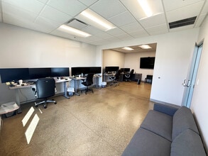 365-399 Miles Pky, Bartlett, IL à louer Photo intérieure– Image 2 sur 5