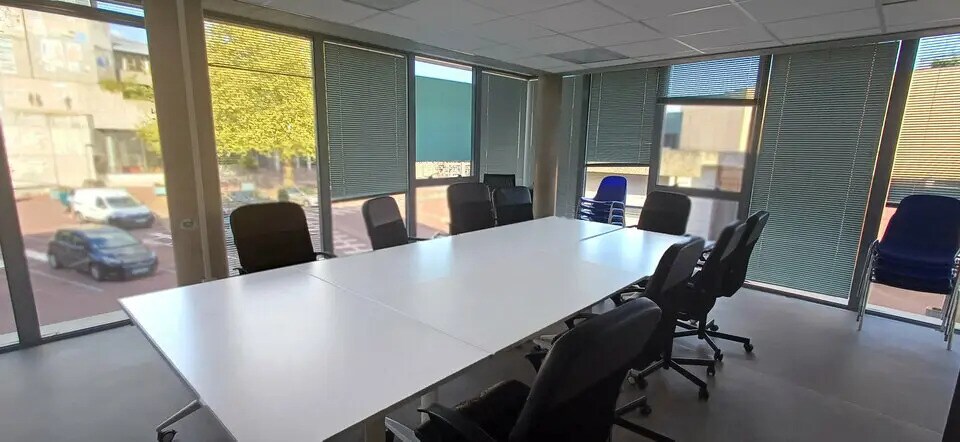 Bureau dans Hérouville-Saint-Clair à louer - Photo intérieure – Image 2 sur 9