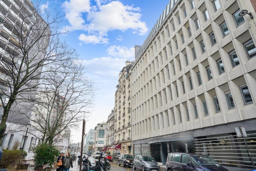 28-28 Rue Du Docteur Finlay, Paris à louer - Photo de l’immeuble – Image 3 sur 15