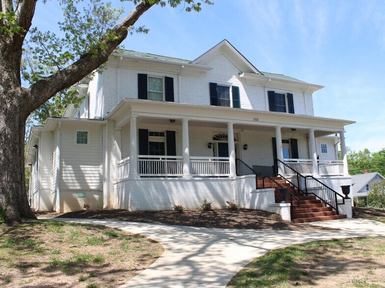113 Appomattox St, Farmville, VA à vendre - Photo de l’immeuble – Image 2 sur 3