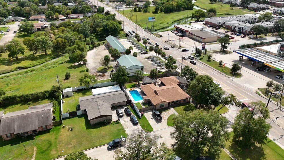 3122 Garth Rd, Baytown, TX à vendre - Vidéo sur l’annonce professionnelle – Image 3 sur 13