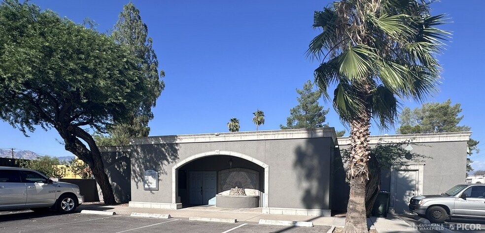 4501 E Grant Rd, Tucson, AZ à louer - Photo de l’immeuble – Image 1 sur 5