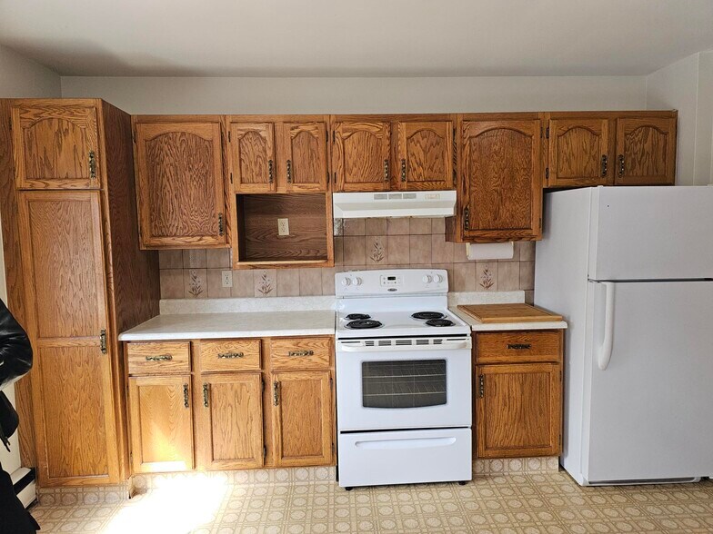 2312 22nd St NW, Calgary, AB à vendre - Photo intérieure – Image 3 sur 10