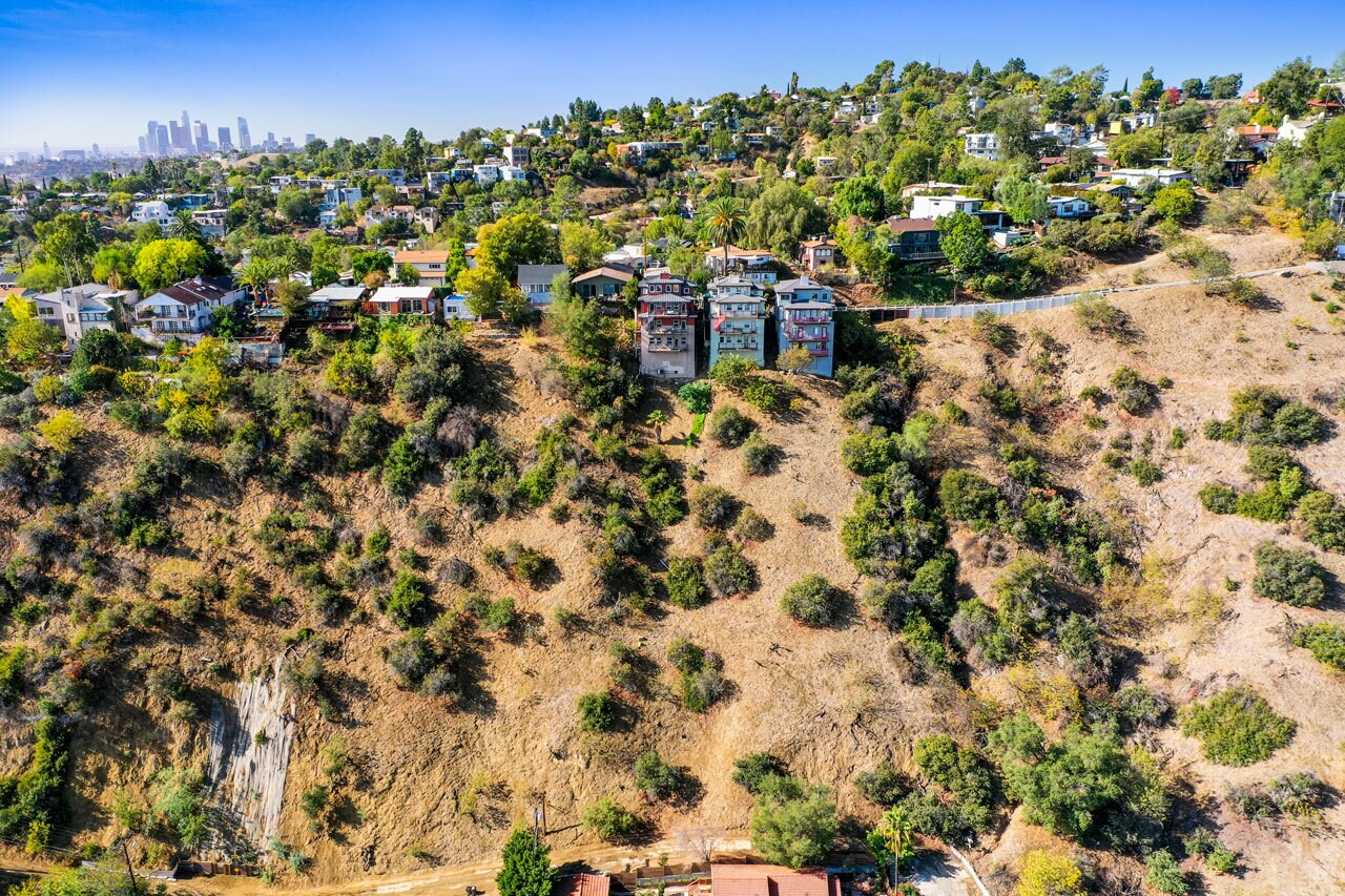 317 Furness Ave, Los Angeles, CA à vendre Photo principale– Image 1 sur 3