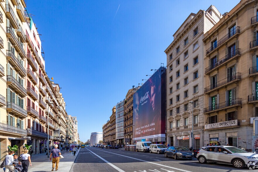 Bureau dans Barcelone, Barcelona à vendre - Photo de l’immeuble – Image 2 sur 10