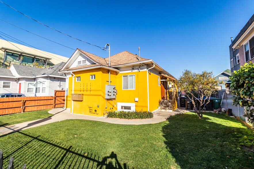 1718 S New England St, Los Angeles, CA à vendre - Photo de l’immeuble – Image 2 sur 15