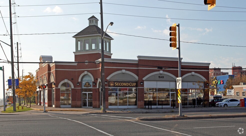 1549 Dundas St E, Whitby, ON à louer - Photo de l’immeuble – Image 3 sur 3