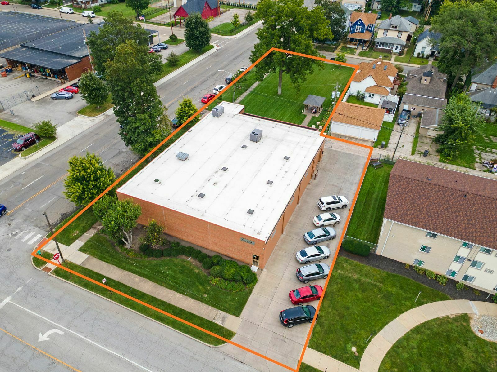 3369 Boulevard Pl, Indianapolis, IN à vendre Photo principale– Image 1 sur 23