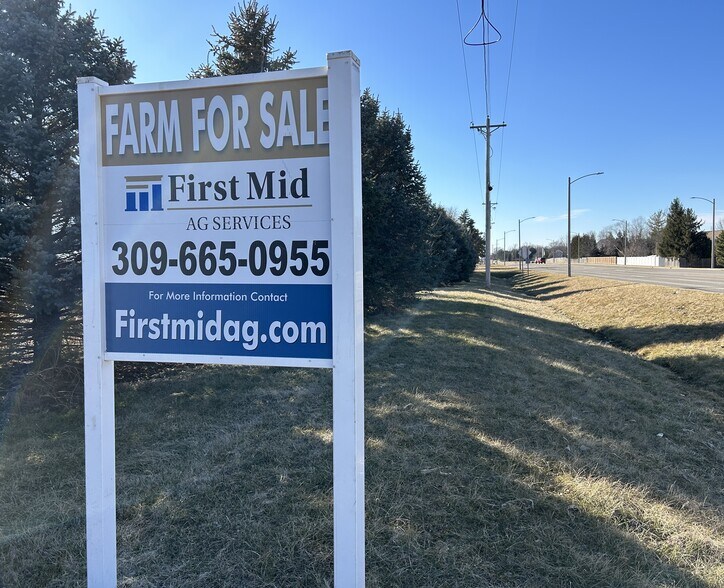 3311 Ireland Grove rd, Bloomington, IL à vendre - Photo principale – Image 1 sur 10