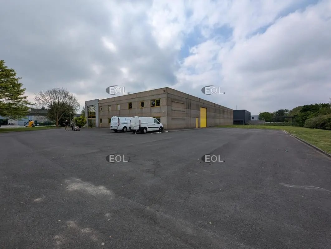 Industriel/Logistique dans Templemars à louer Photo de l’immeuble– Image 1 sur 10