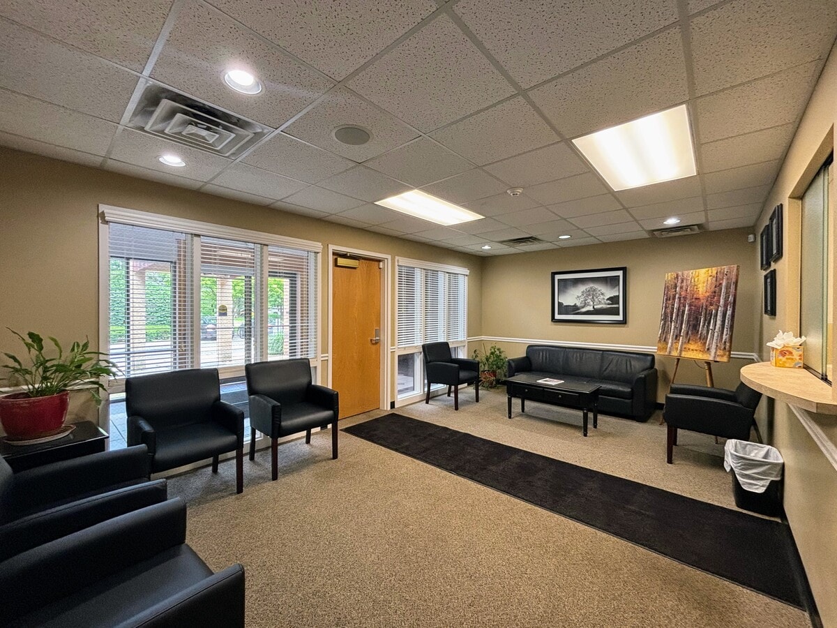 660 Cooper Rd, Westerville, OH 43081 - Lot 300 - - Photo intérieure - Image 1 of 20