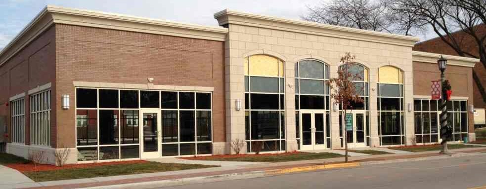 106-130 W Silver Spring Dr, Whitefish Bay, WI à louer - Photo de l’immeuble – Image 2 sur 2