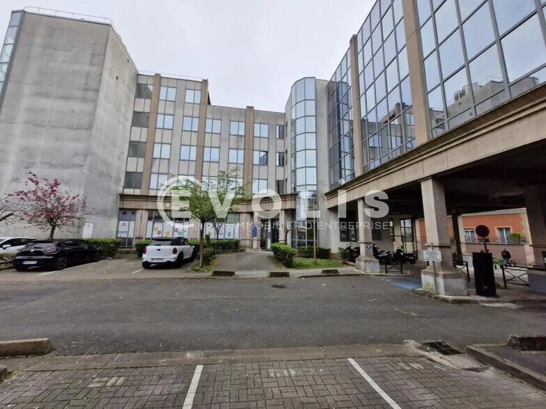 6-8 Rue Paul Cezanne, Neuilly-Plaisance à louer - Photo de l’immeuble – Image 2 sur 17