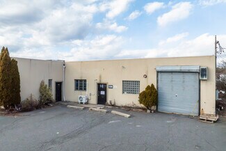 Plus de détails pour 130 Marine St, Farmingdale, NY - Industriel/Logistique à vendre