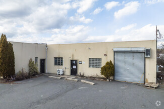 Plus de détails pour 130 Marine St, Farmingdale, NY - Industriel/Logistique à vendre
