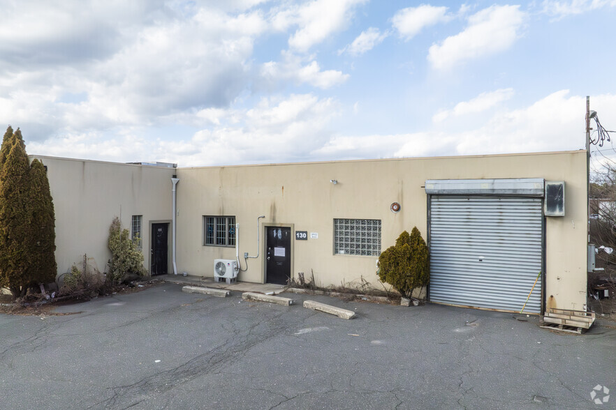 130 Marine St, Farmingdale, NY à vendre - Photo principale – Image 1 sur 7
