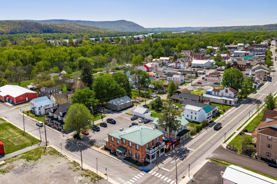 219 N Market St, Selinsgrove, PA à vendre - Photo de l’immeuble – Image 2 sur 95