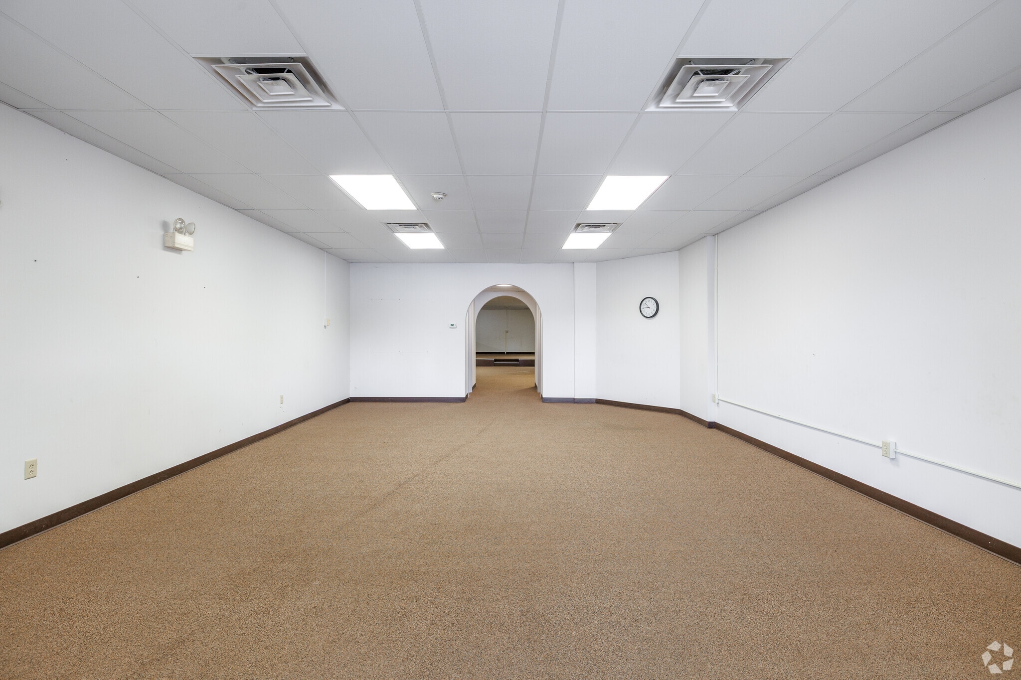 323 Pinetree Rd, Ithaca, NY à louer Photo intérieure– Image 1 sur 7