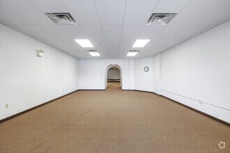 323 Pinetree Rd, Ithaca, NY à louer Photo intérieure– Image 1 sur 7