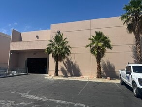 3910 Graphic Center Dr, Las Vegas, NV à louer Photo de l’immeuble– Image 1 sur 13