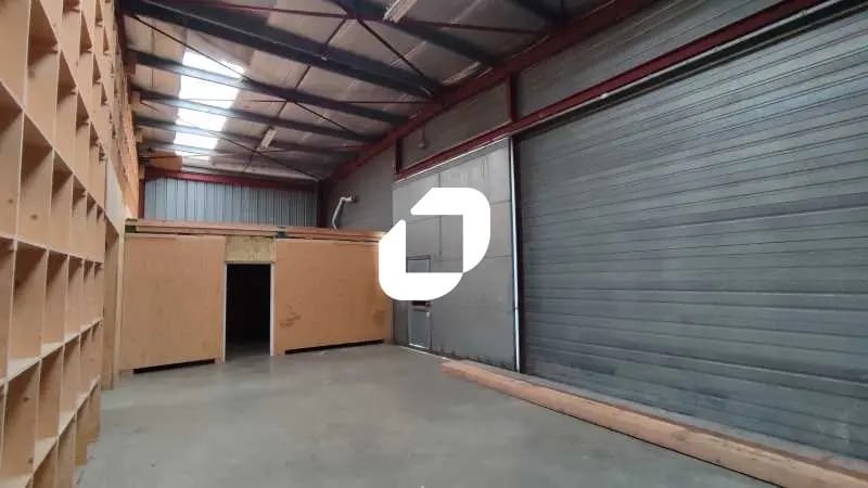 Industriel/Logistique dans Bègles à louer - Photo de l’immeuble – Image 3 sur 10