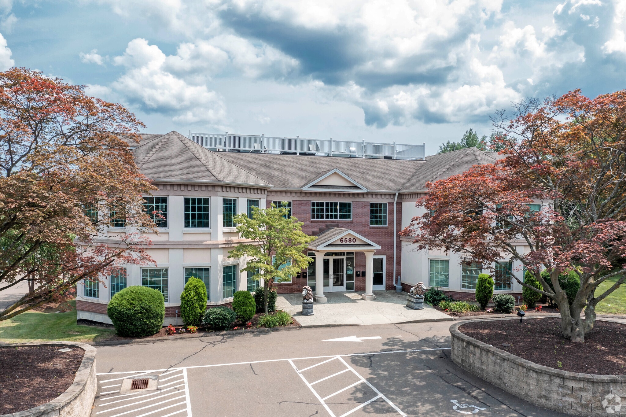 6580 Main St, Stratford, CT à louer Photo principale– Image 1 sur 13