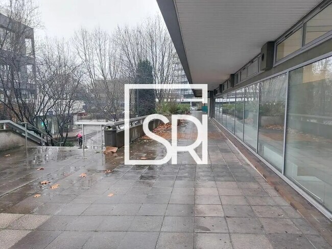 Plus de détails pour Local commercial à vendre