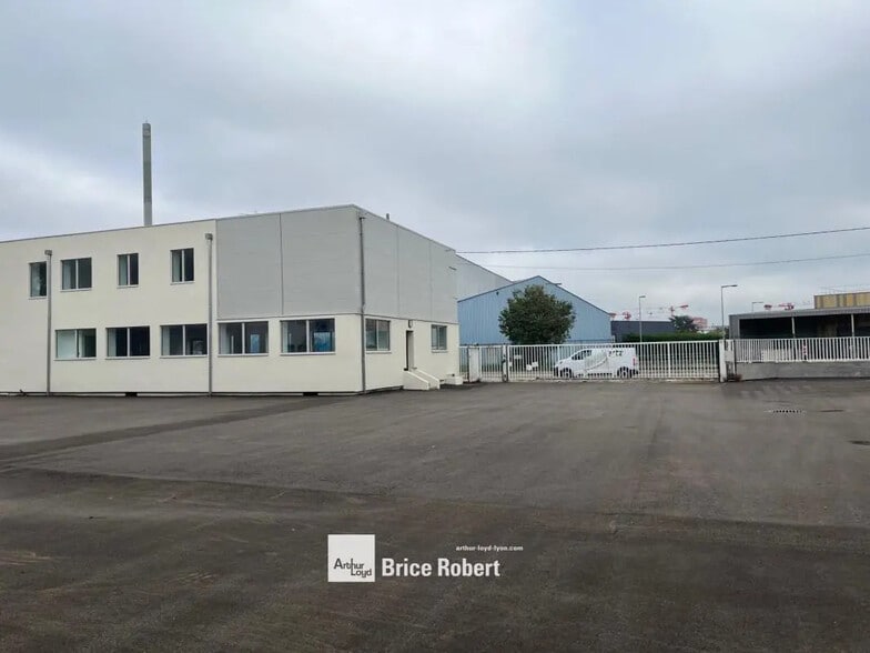 101 Rue du Dauphiné, Saint-Priest à vendre - Photo de l’immeuble – Image 3 sur 4
