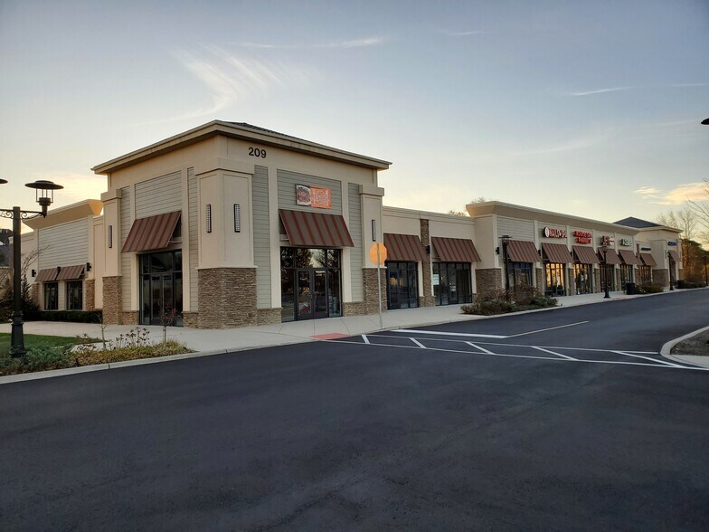 209 Applegarth Rd, Monroe Township, NJ à louer - Photo de l’immeuble – Image 3 sur 9