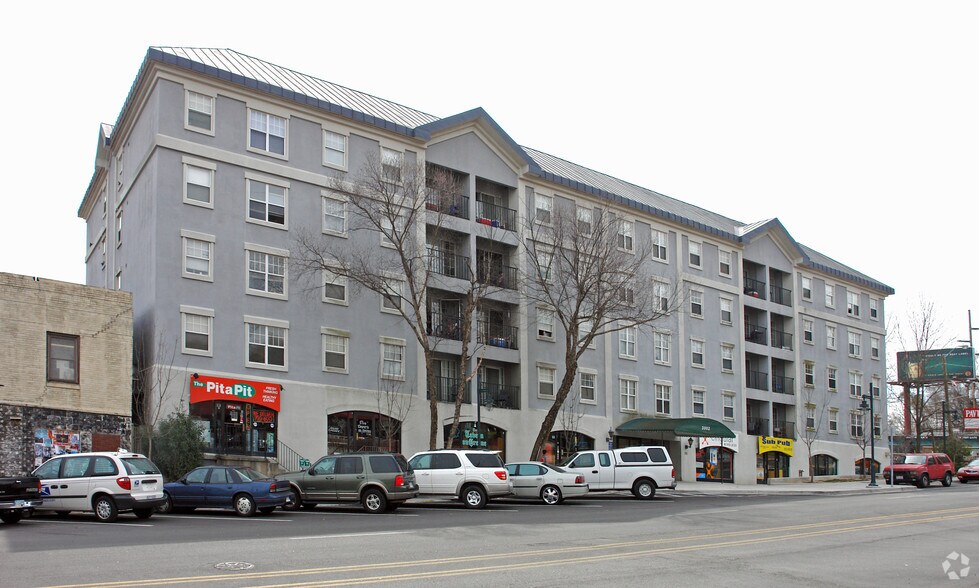 2002 Greene St, Columbia, SC à louer - Photo de l’immeuble – Image 2 sur 5