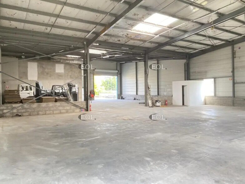 Industriel/Logistique dans Toussieu à louer - Photo intérieure – Image 3 sur 16