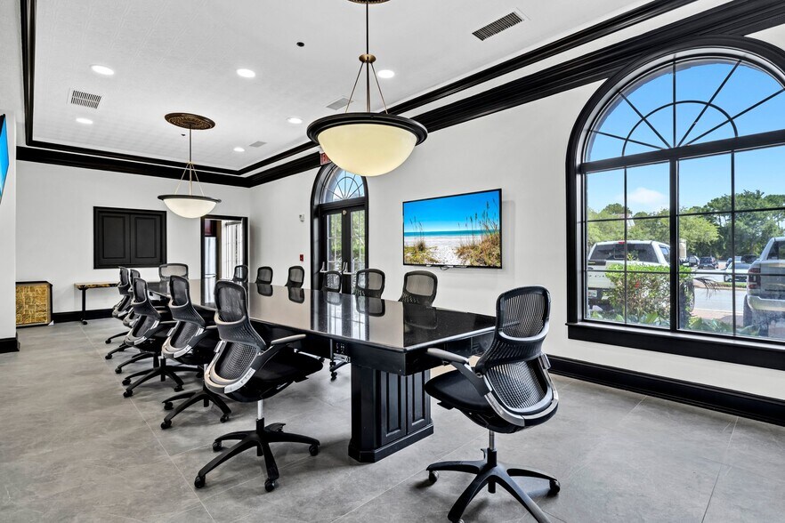 4460 Legendary Dr, Destin, FL à louer - Photo intérieure – Image 2 sur 14