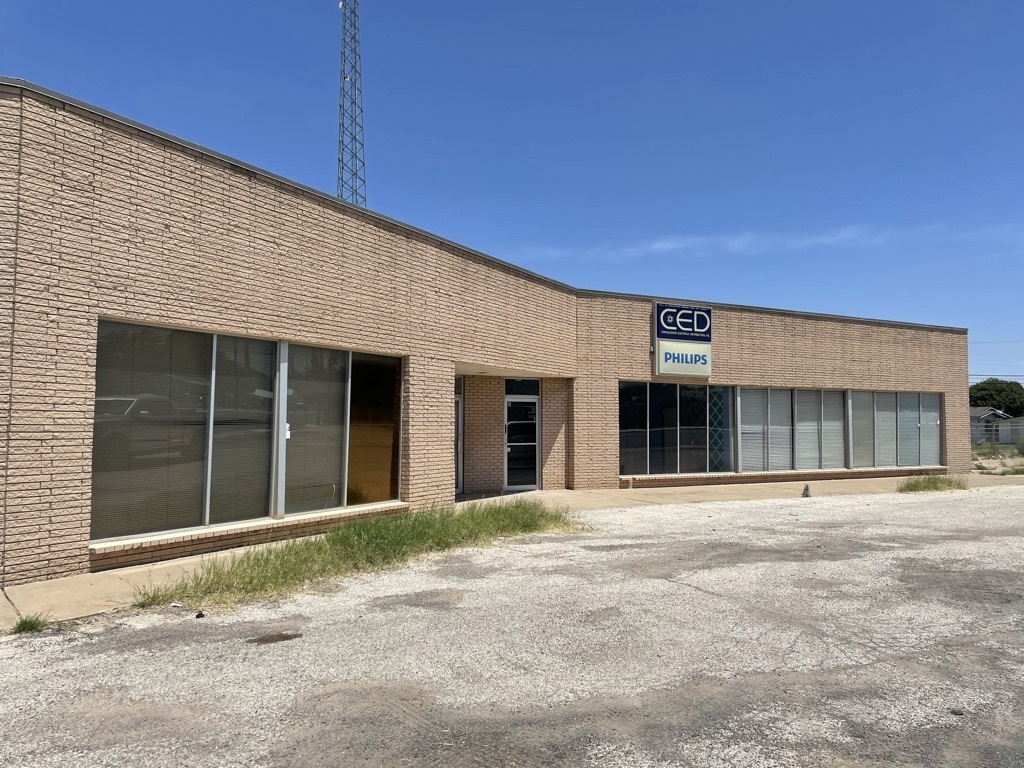 305 E University Blvd, Odessa, TX à louer Photo de l’immeuble– Image 1 sur 4
