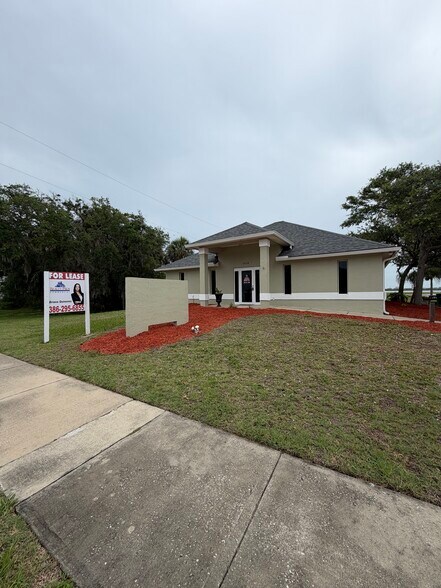 3113 S Ridgewood Ave, Daytona Beach, FL à louer - Photo de l’immeuble – Image 3 sur 23