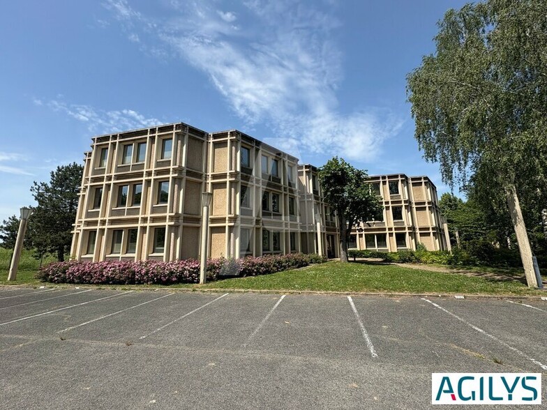 Route De L'orme - Paris-Saclay, Saint-Aubin à vendre - Photo de l’immeuble – Image 3 sur 4
